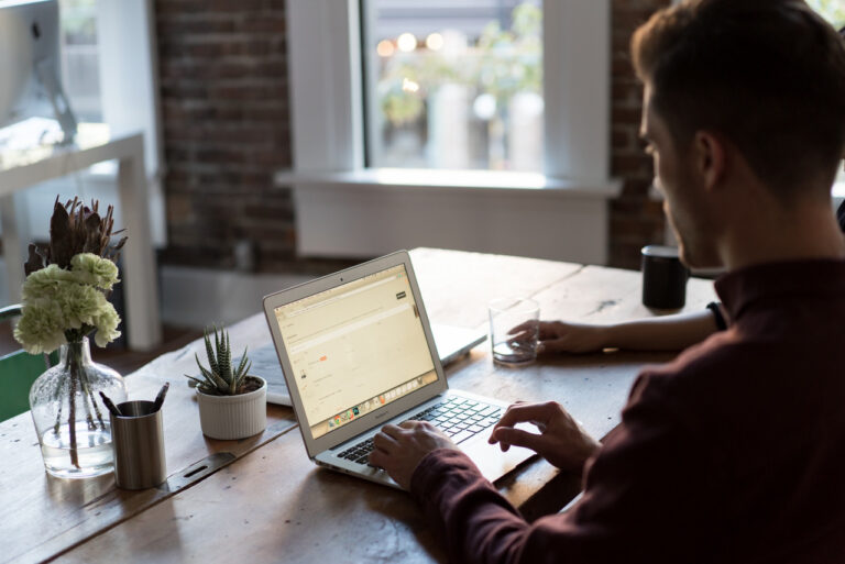 1527505496654-working-at-computer-getrefre-tumblr