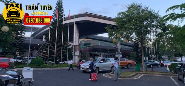 Khi-thue-muon-taxi-Dak-Song-Dak-Nong-di-san-bay-gia-dinh-ban-se-duoc-thoai-mai-hon-khi-di-chuyen