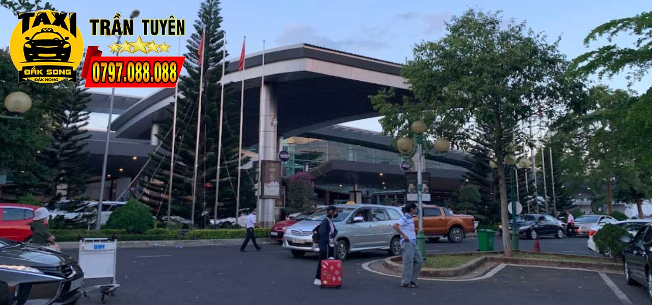 Khi-thue-muon-taxi-Dak-Song-Dak-Nong-di-san-bay-gia-dinh-ban-se-duoc-thoai-mai-hon-khi-di-chuyen